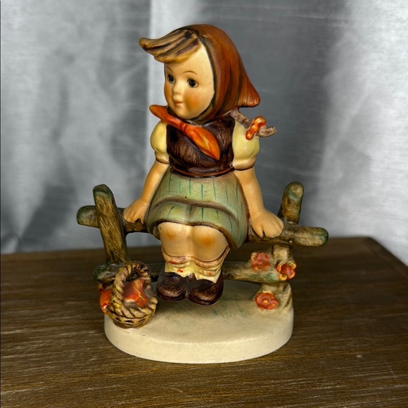 Vintage Hummel “Just Restin” 112 3/0 TMK-4
W. Germany 1938 4” Figurine - Picture 1 of 7
